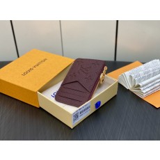 LV M82494